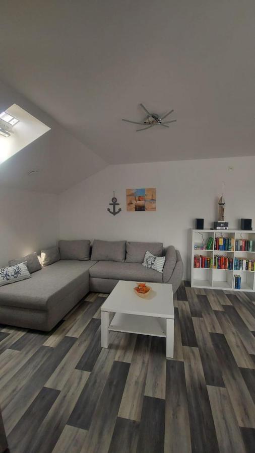 Ferienwohnung Krabbe Im Haus-Neuharlingersiel Exterior foto